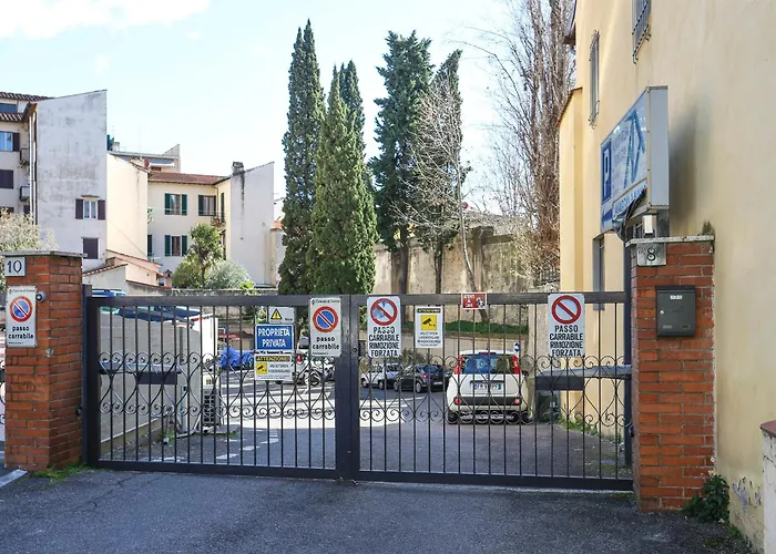 La tua Casa a Firenze con parcheggio privato per 2 auto